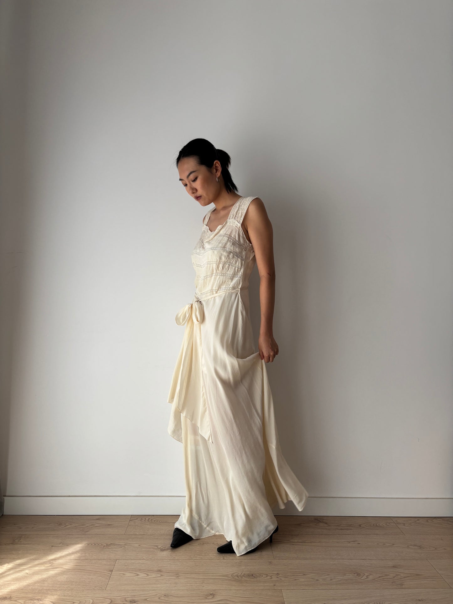 1930s Antique Bias Cut lace White Cream Pure Silk Lace Embroidered Bridal Gown