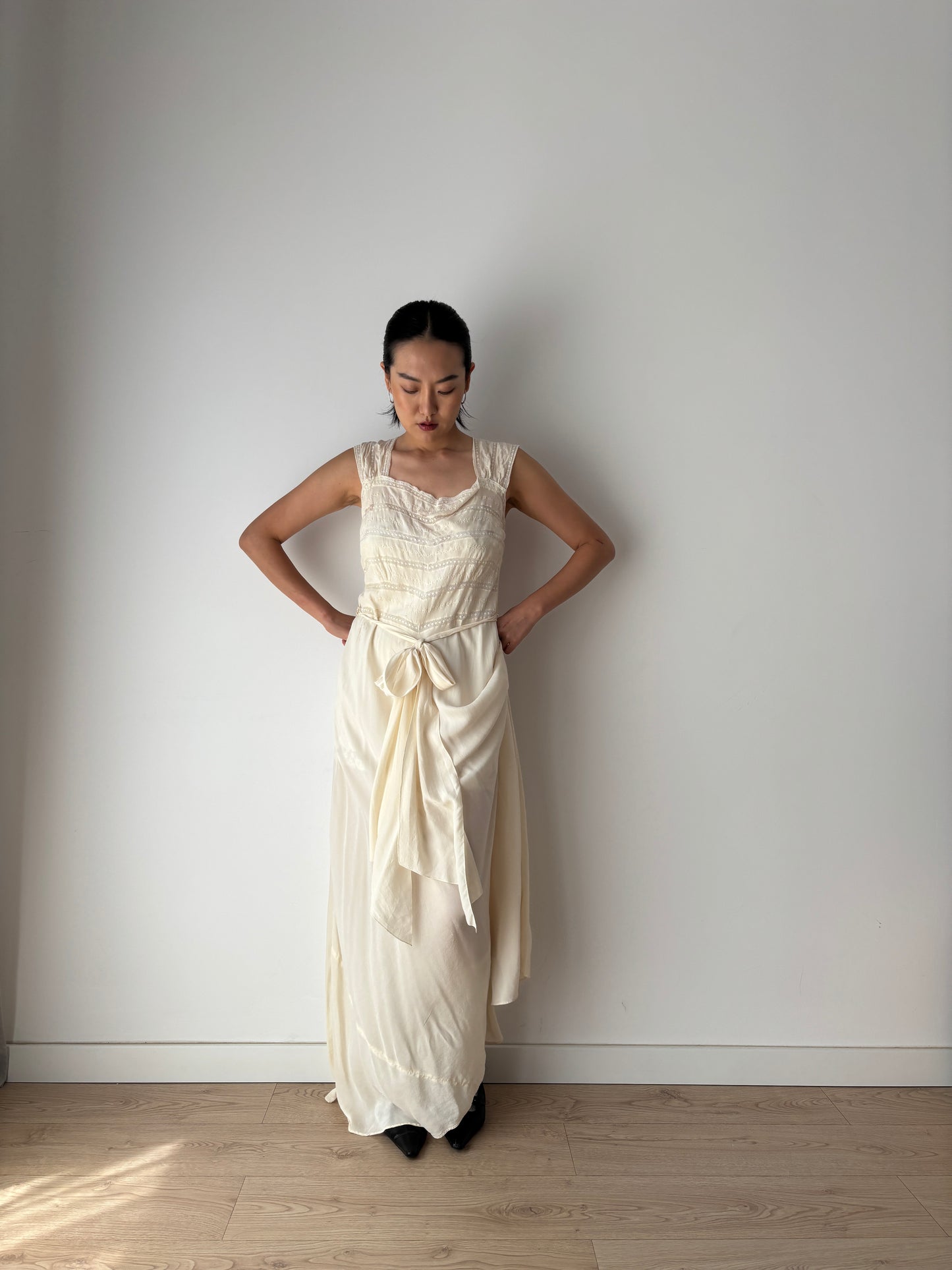 1930s Antique Bias Cut lace White Cream Pure Silk Lace Embroidered Bridal Gown