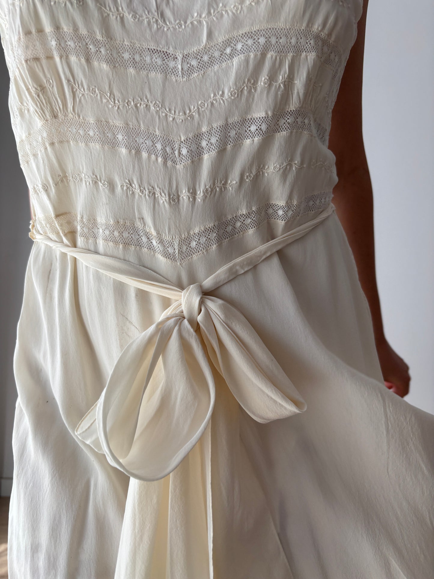 1930s Antique Bias Cut lace White Cream Pure Silk Lace Embroidered Bridal Gown