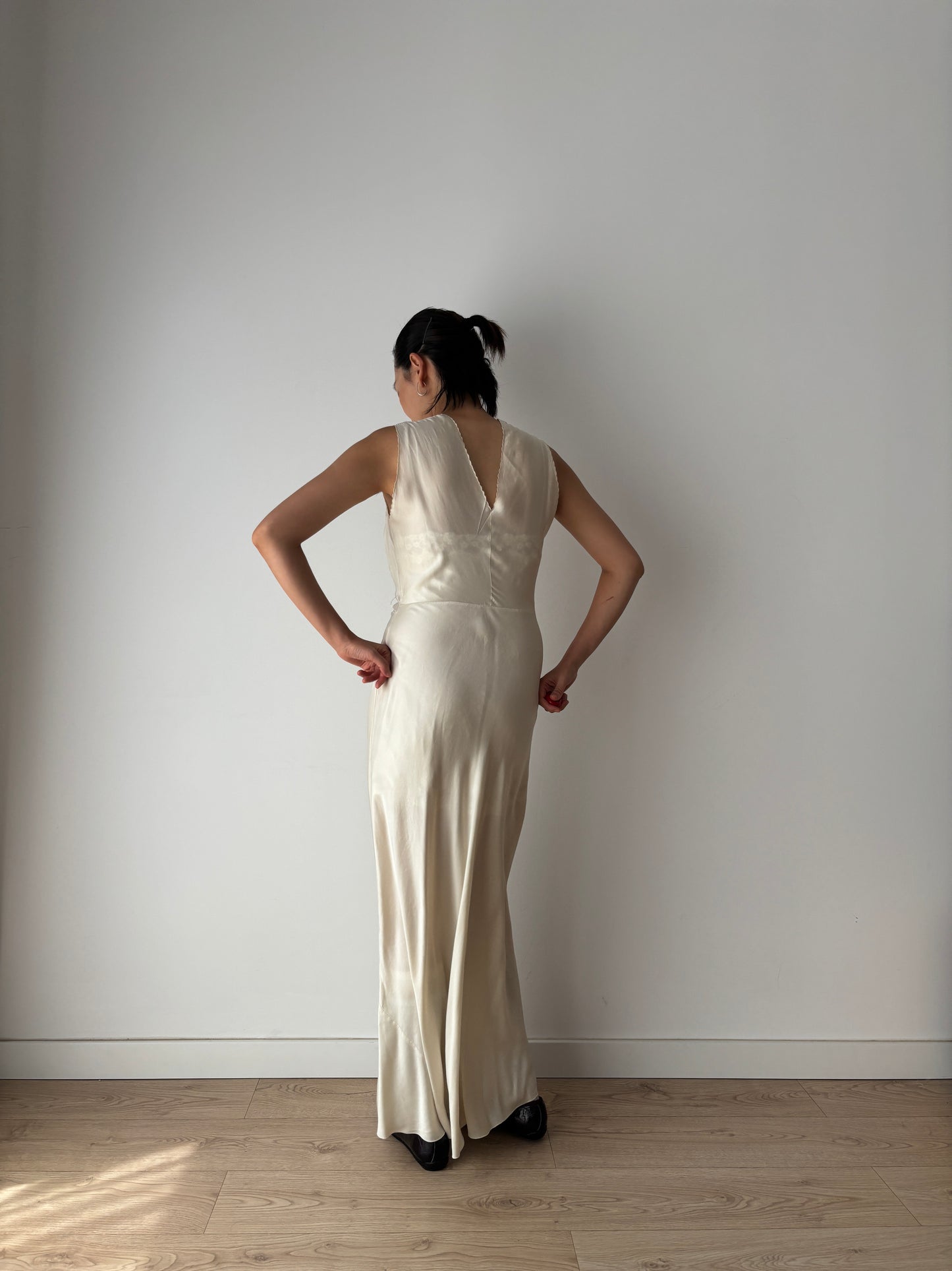 1930s Antique Bridal Bias Cut Negligee Silk Floral French Lace Beige Nightgown