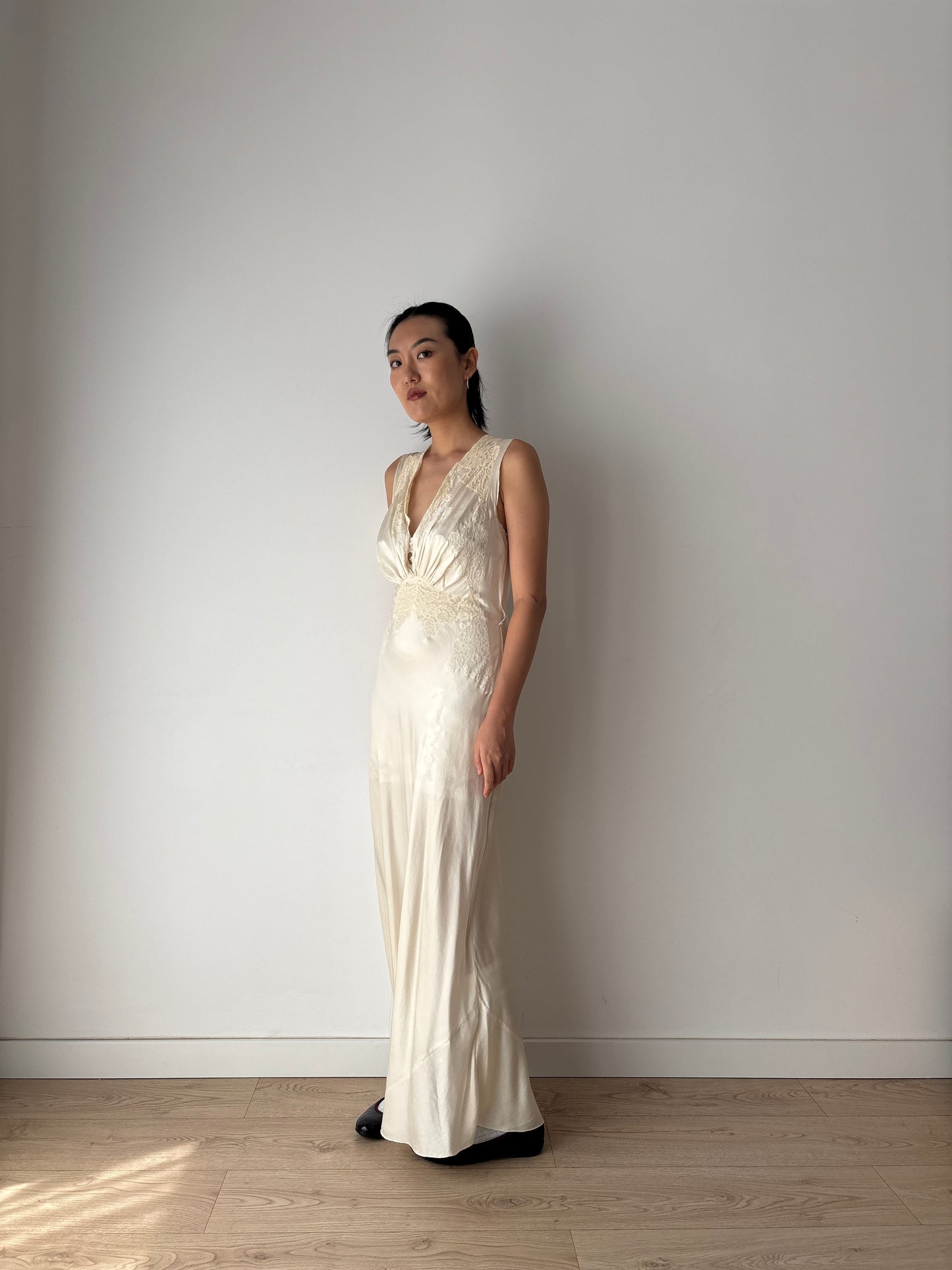 1930s Antique Bridal Bias Cut Negligee Silk Floral French Lace Beige Nightgown