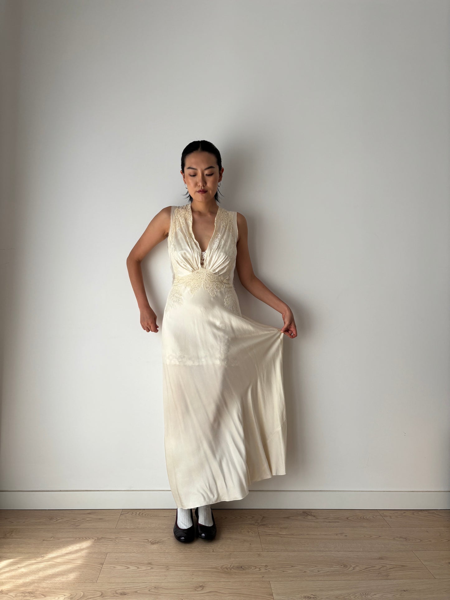 1930s Antique Bridal Bias Cut Negligee Silk Floral French Lace Beige Nightgown