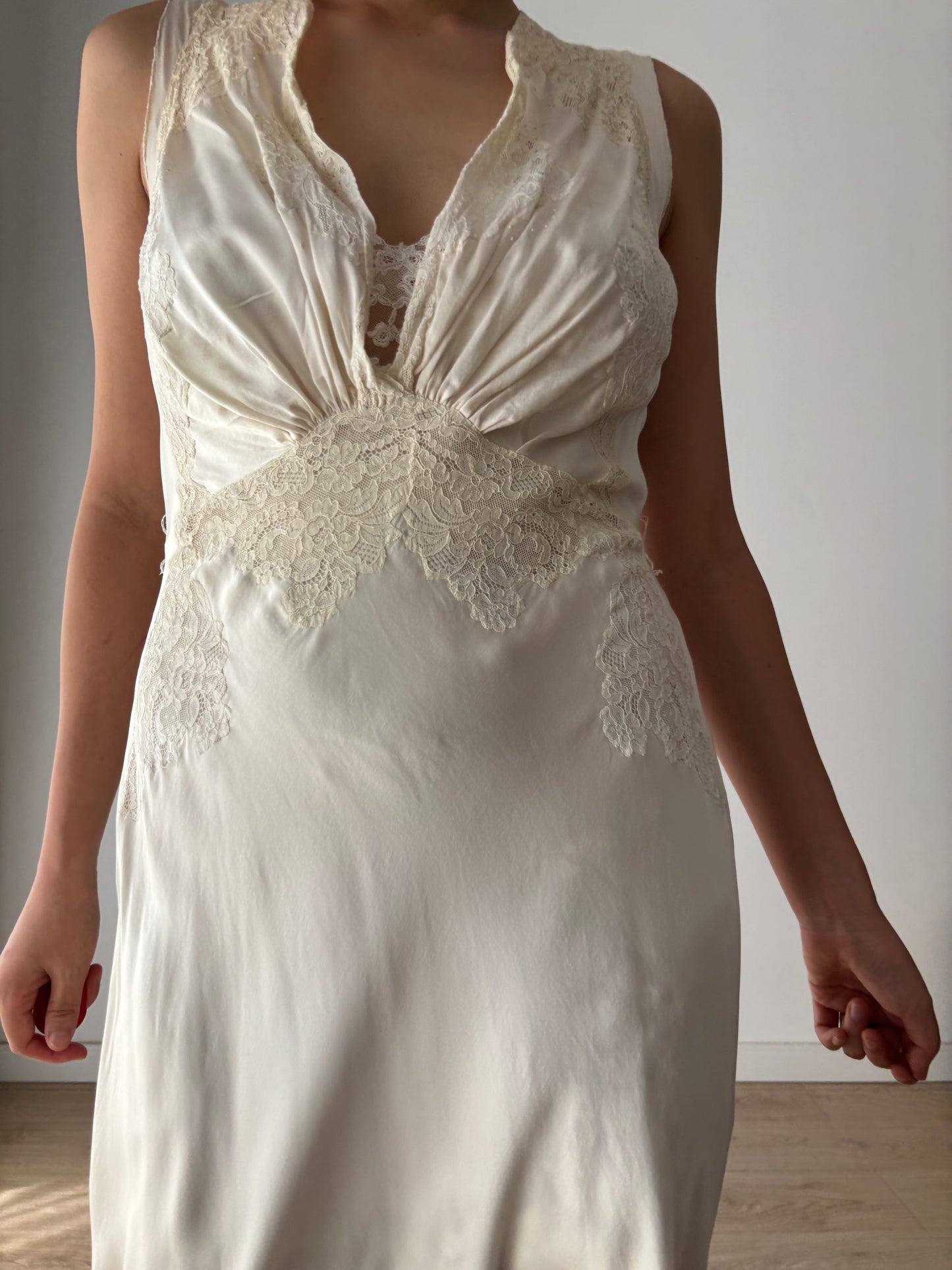 1930s Antique Bridal Bias Cut Negligee Silk Floral French Lace Beige Nightgown