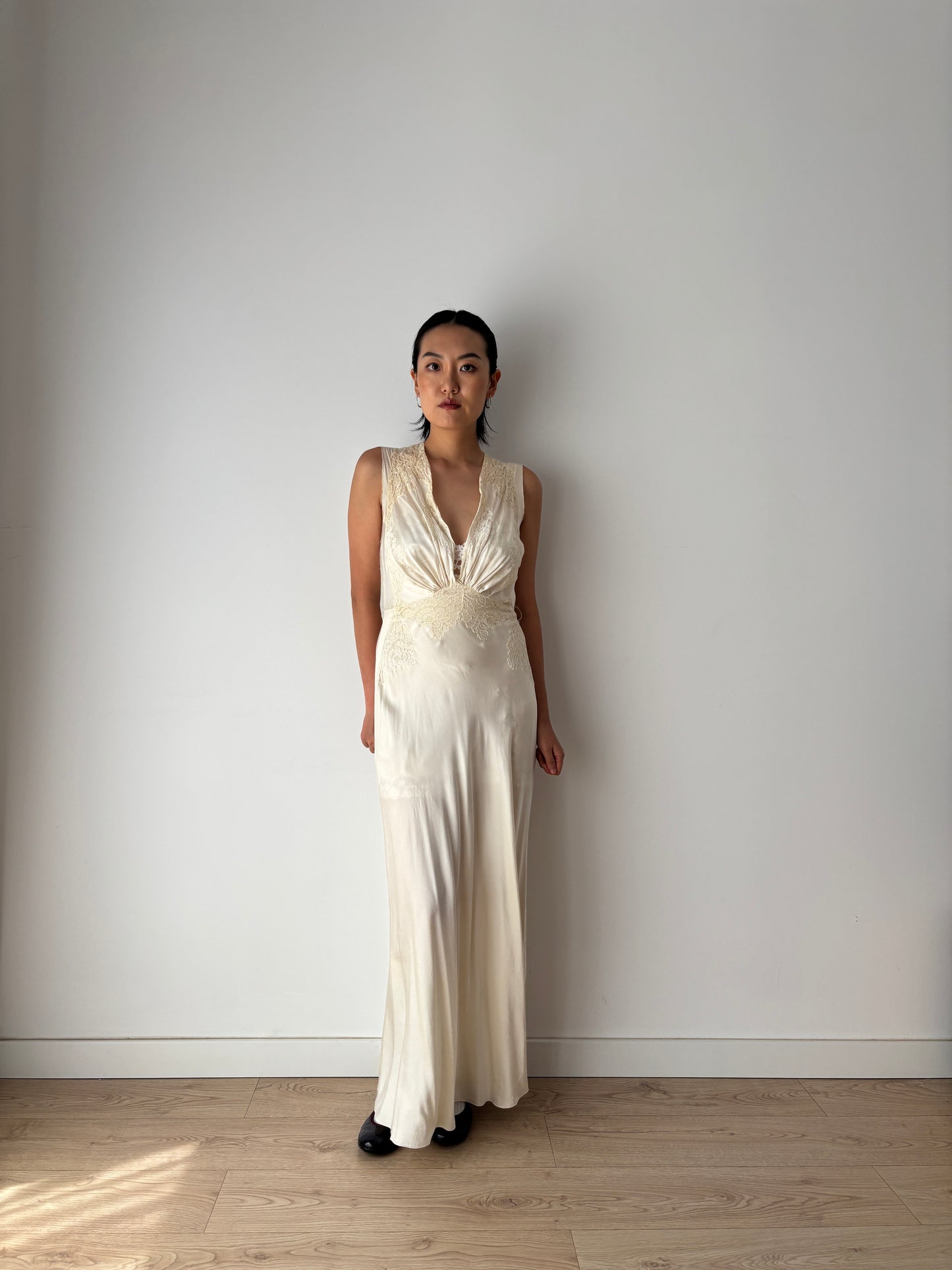 1930s Antique Bridal Bias Cut Negligee Silk Floral French Lace Beige Nightgown