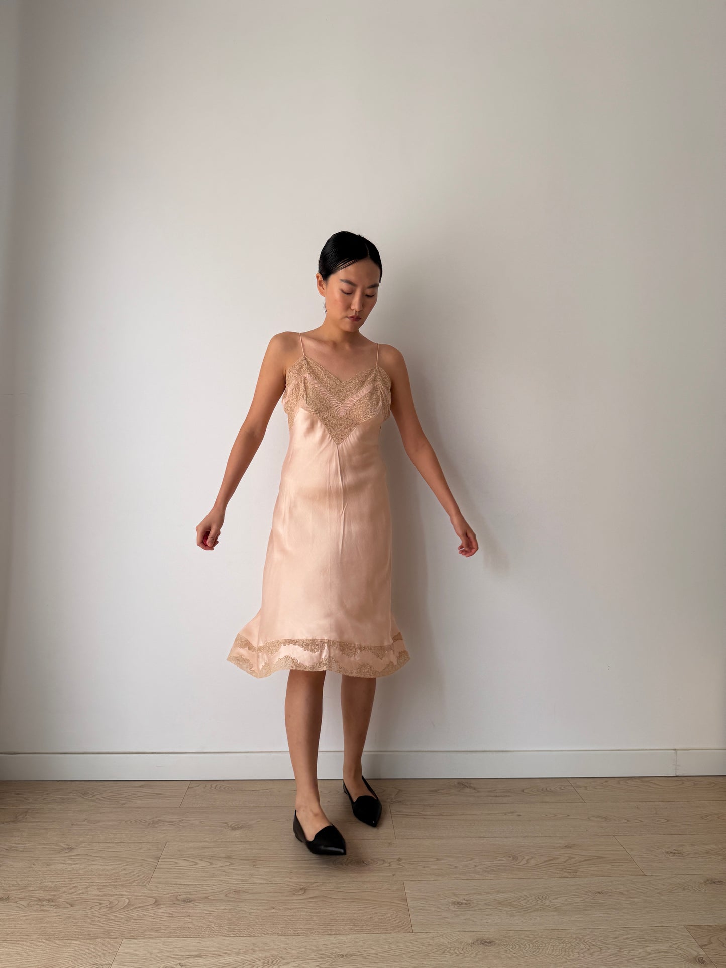 1930s Peach Pink Lace Pure Silk French Applique Lace Camisole, 30s Slip Dress