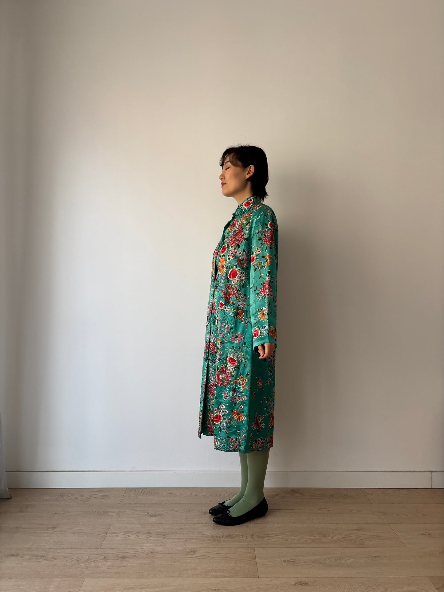 Vintage 1940s Green Cheongsam Jacket: Silk Rayon Floral Embroidered Pajama Coat