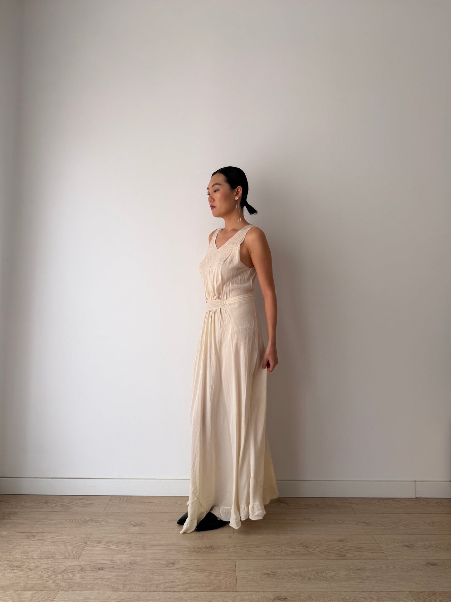 1930s Antique Pure Silk Bridal Bias Cut Gown With Pintuck Embroidery And Raised Floral Motifs