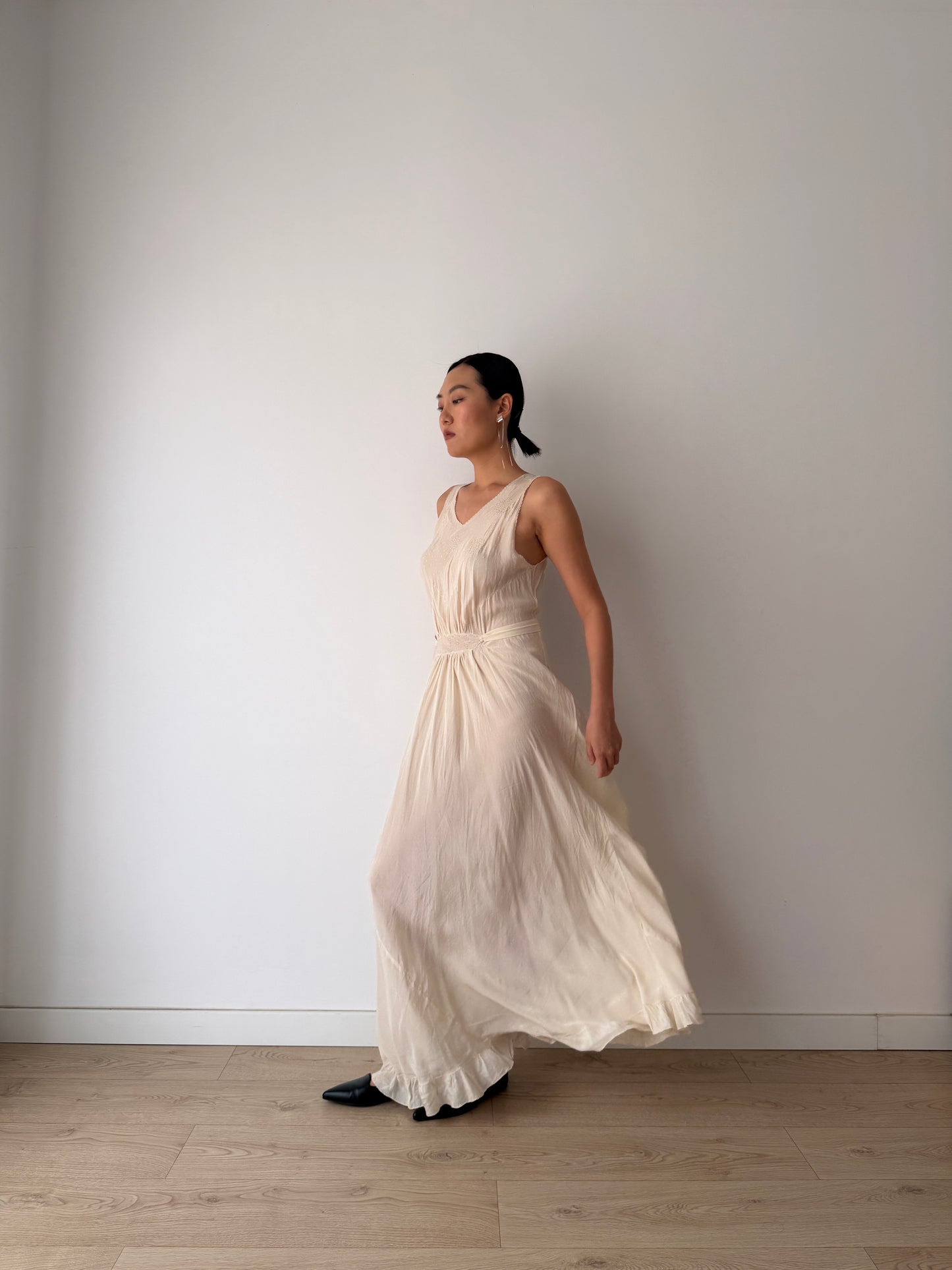 1930s Antique Pure Silk Bridal Bias Cut Gown With Pintuck Embroidery And Raised Floral Motifs