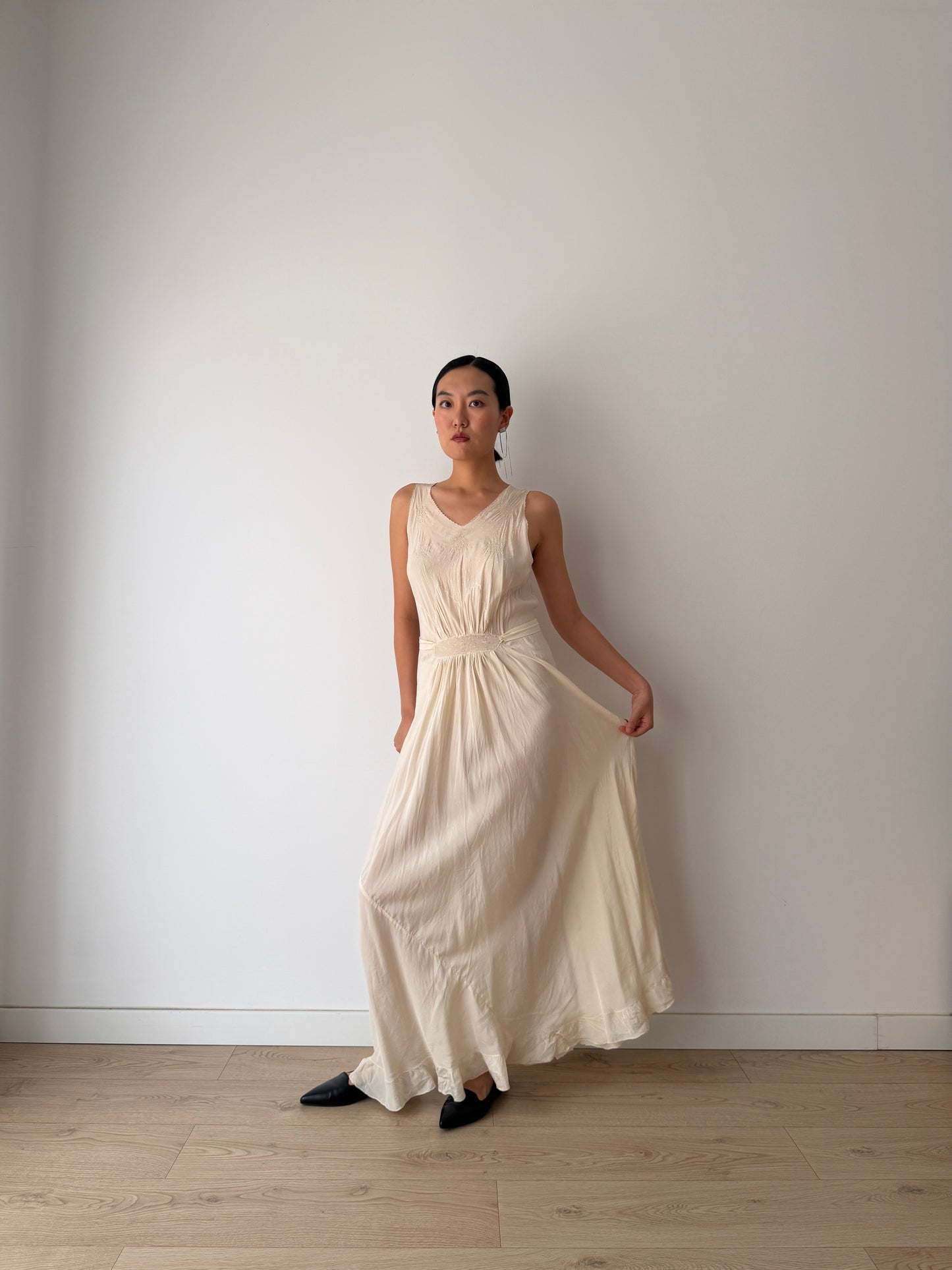 1930s Antique Pure Silk Bridal Bias Cut Gown With Pintuck Embroidery And Raised Floral Motifs