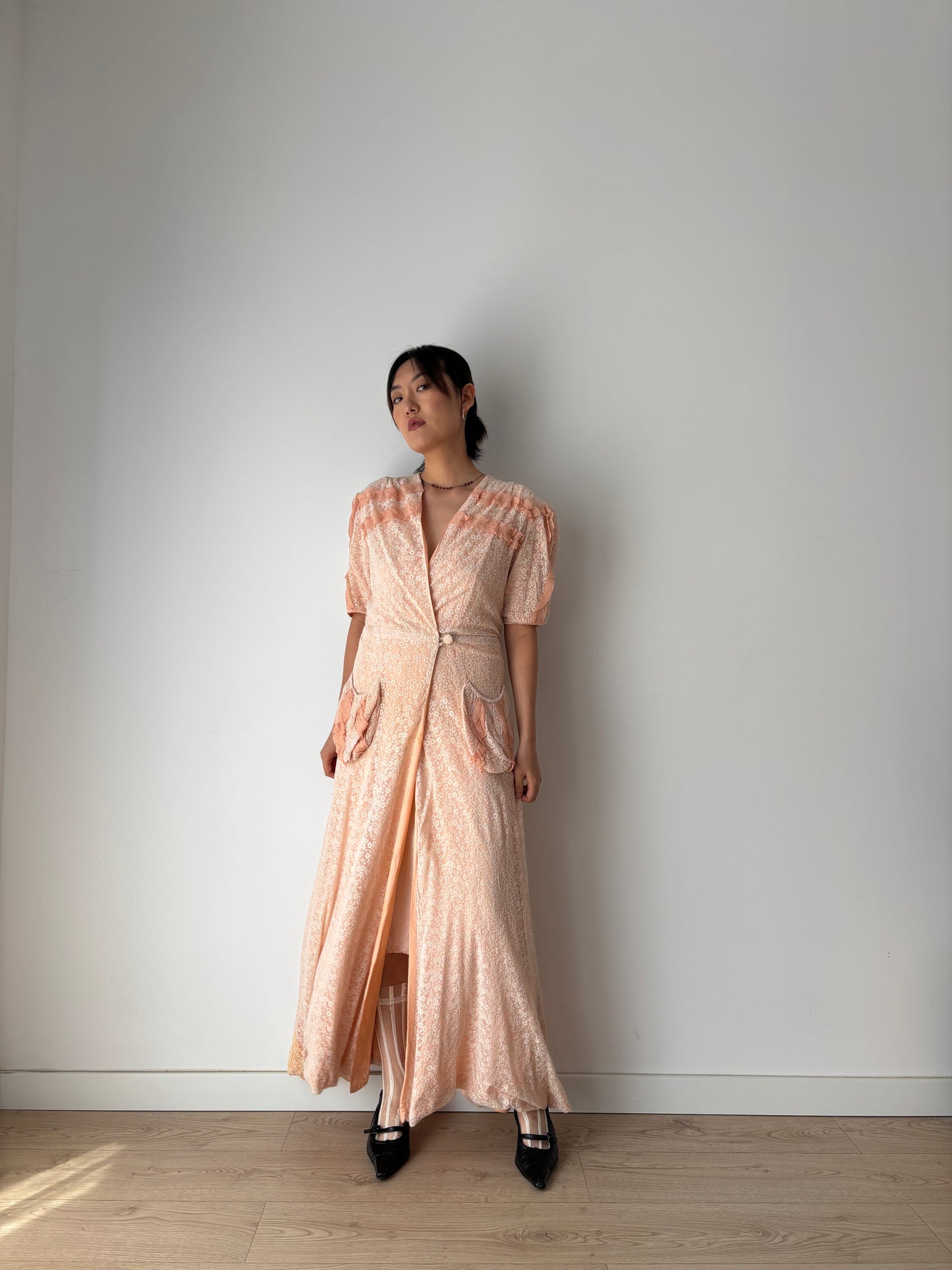 1930s 1940s Antique Vintage Pale Pink Silk Heavy Lace Nightgown Lingerie Robe