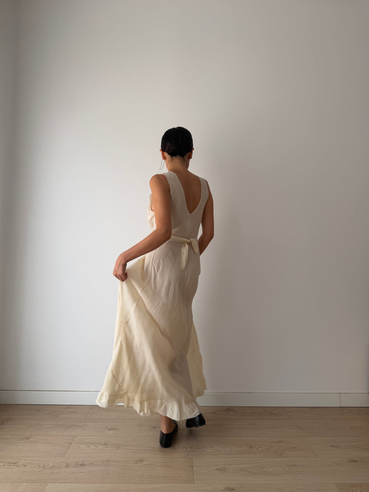 1930s Antique Pure Silk Bridal Bias Cut Gown With Pintuck Embroidery And Raised Floral Motifs
