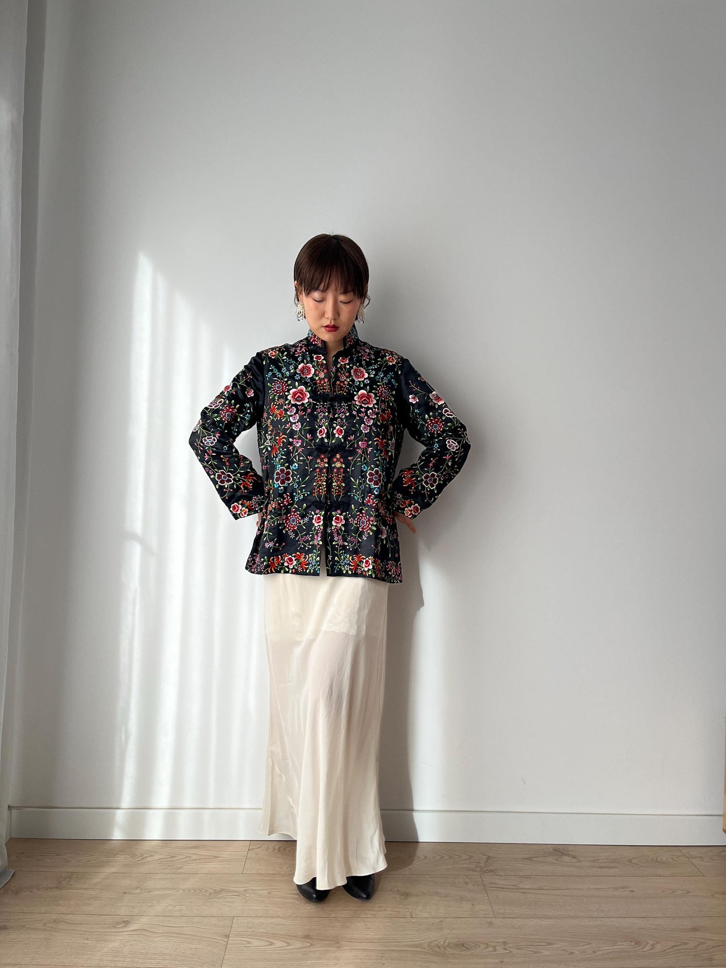 Vintage 1920s style 1950s Chinese Flower Hand Embroidered Kimono Cheongsam Jacket