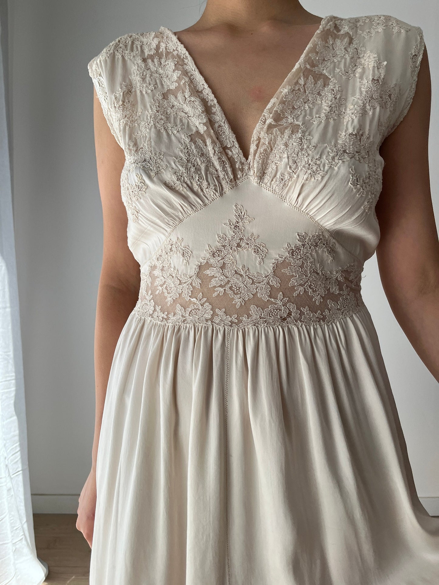 1930s Antique Beige White Lace Liquid Silk Satin Slip dress