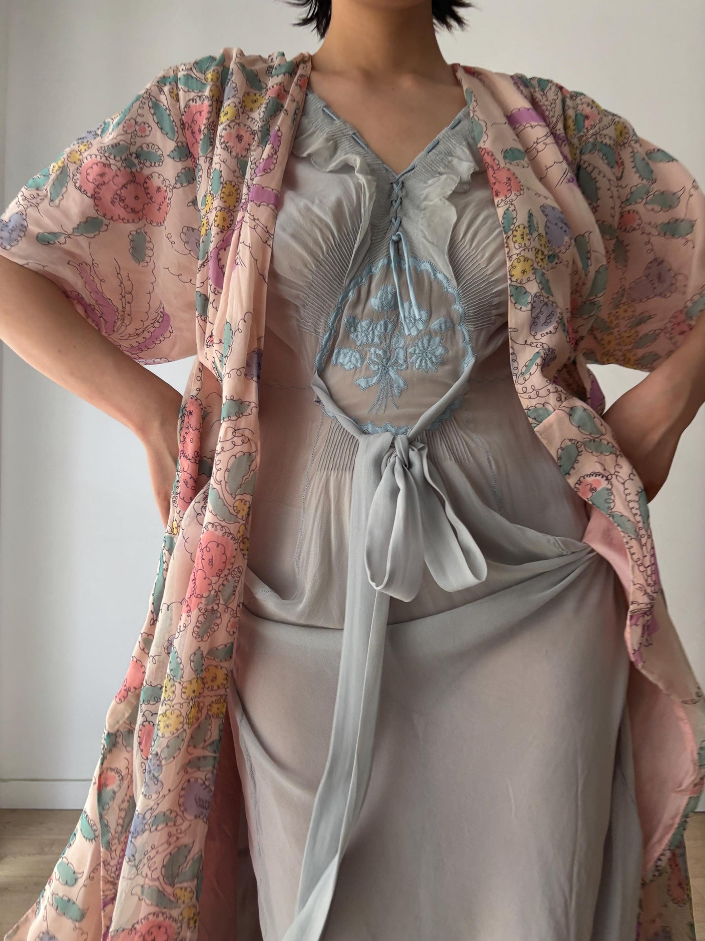 Rare 1920s 1930s Silk chiffon floral bow print dressing gown robe, Romantic shimmering pink silk Hollywood glam house coat
