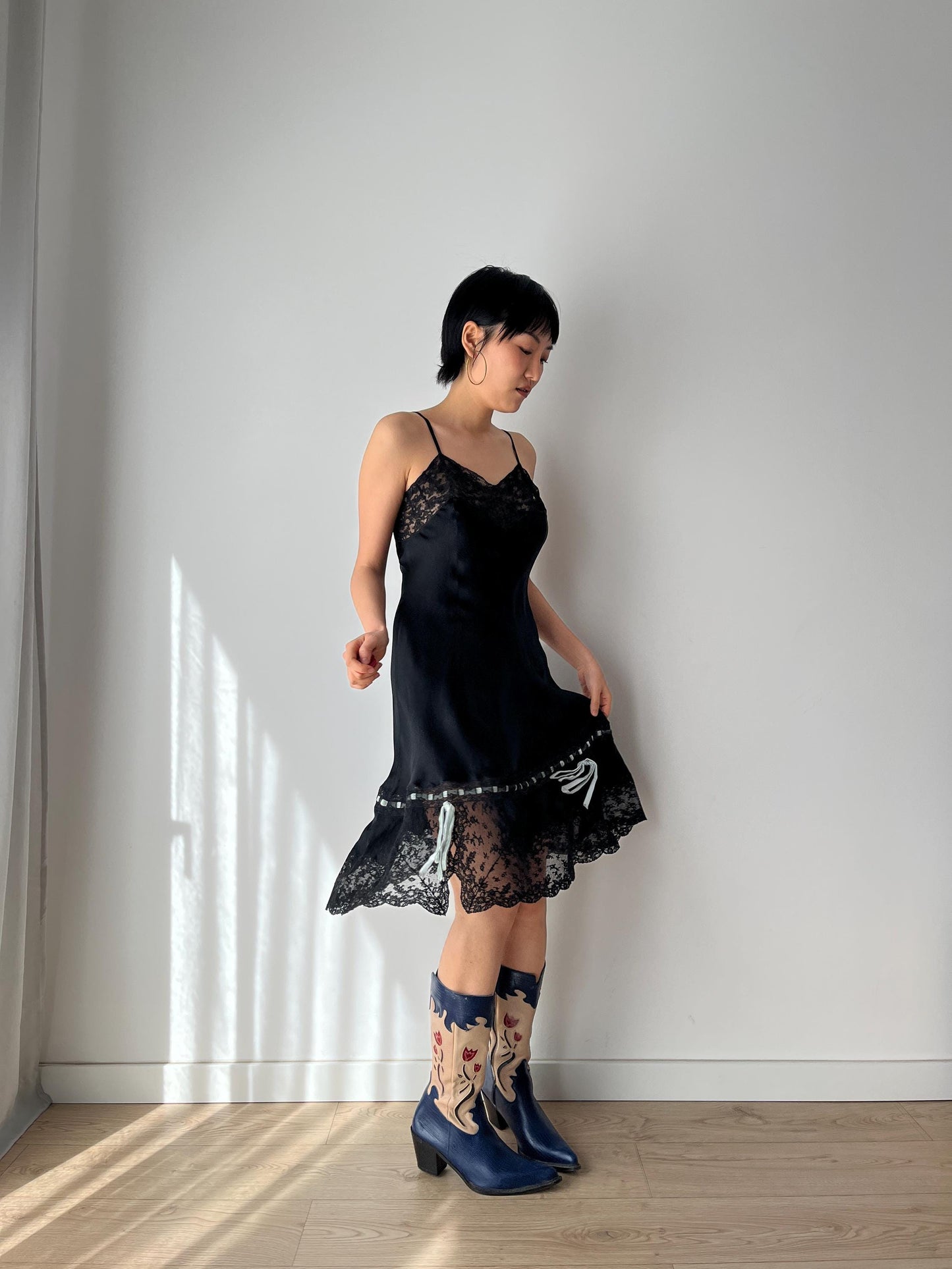 Antique romantic vintage 1930s 1940s black bow liquid satin pure silk lace art embroidered deco bridal slip