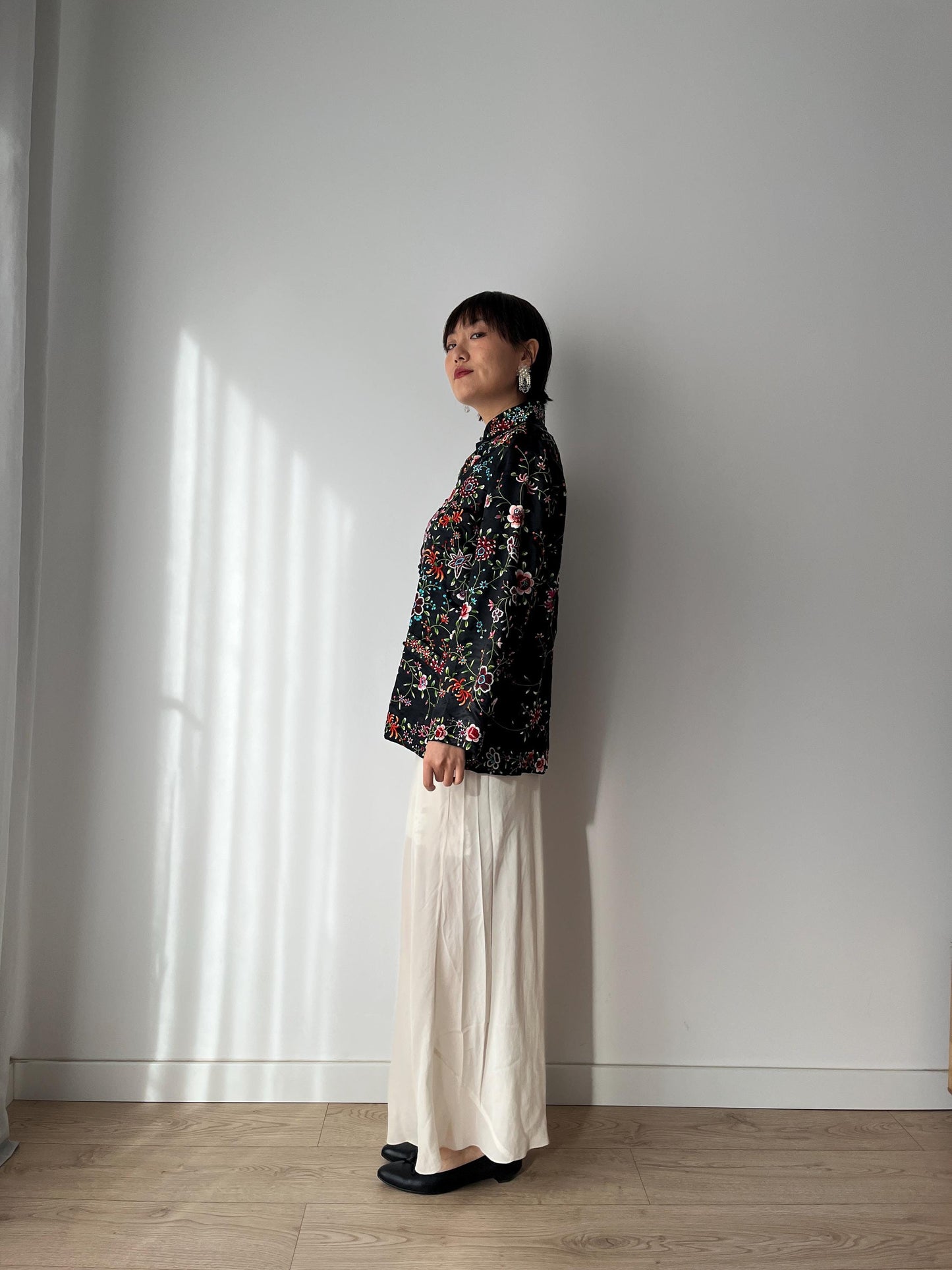 Vintage 1920s style 1950s Chinese Flower Hand Embroidered Kimono Cheongsam Jacket