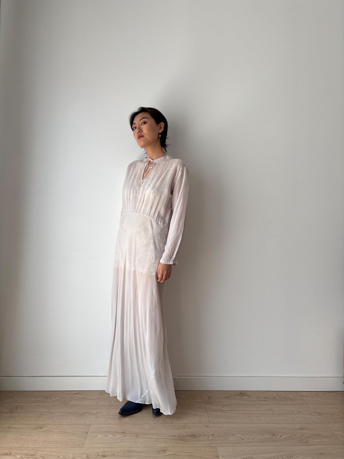 Antique 1930s bias cut liquid pure silk chiffon crepe romantic nightdress