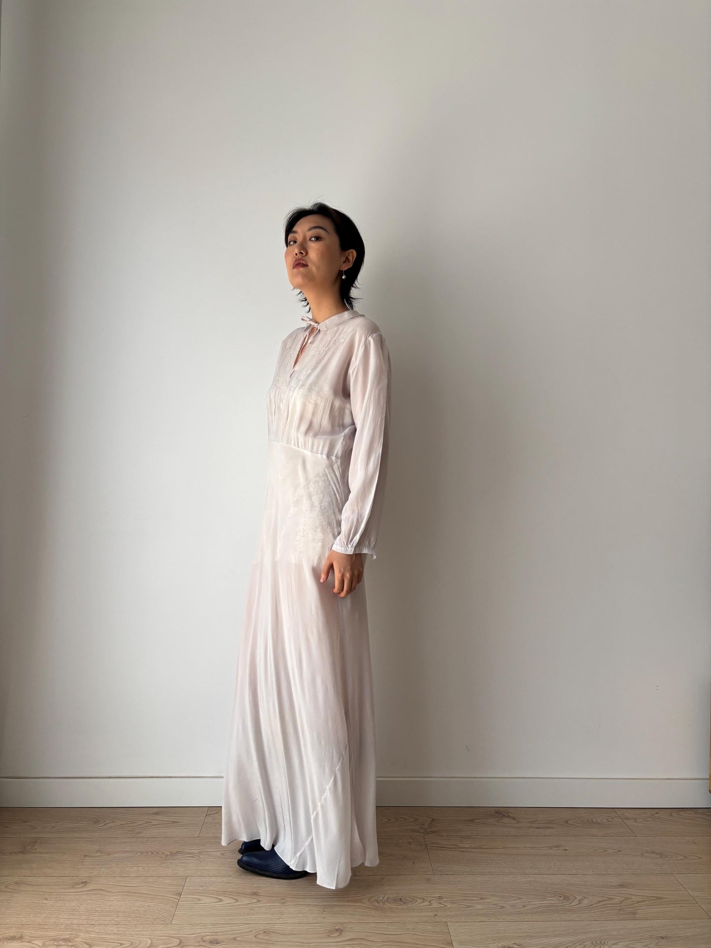 Antique 1930s bias cut liquid pure silk chiffon crepe romantic nightdress