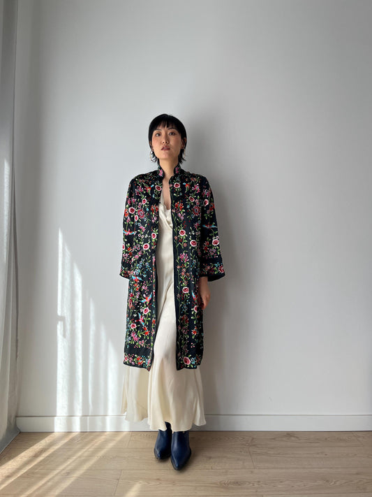 Vintage 1940s Chinese Silk Rayon Flower Hand Embroidered Cheongsam Pajama Jacket