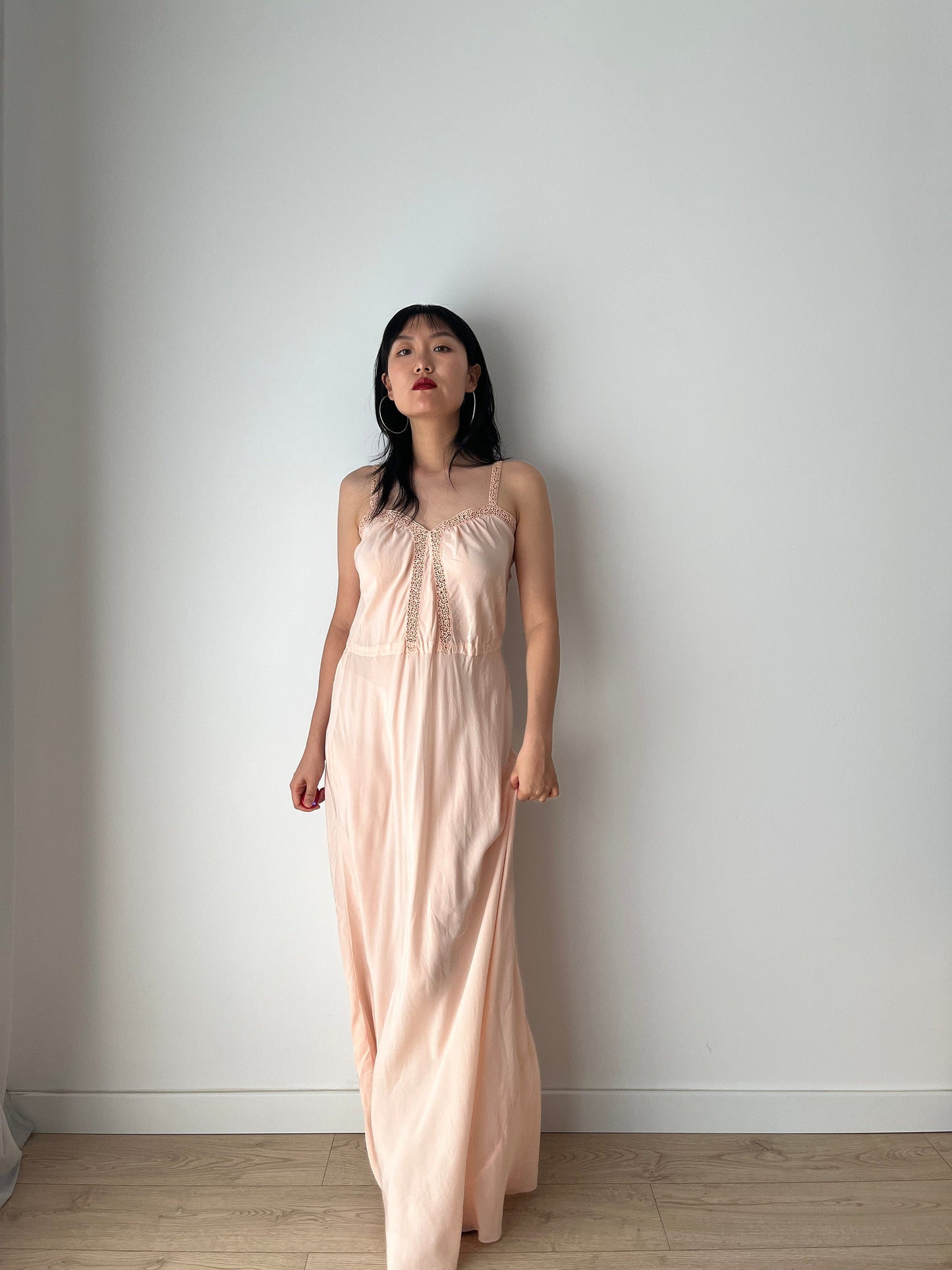 1940s Pale Pink Pure Silk Lace Crepe Bias Cut Blue Applique Embroidered Lingeriedress