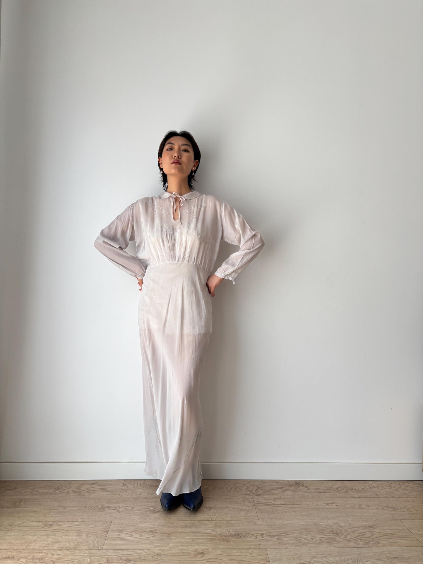 Antique 1930s bias cut liquid pure silk chiffon crepe romantic nightdress