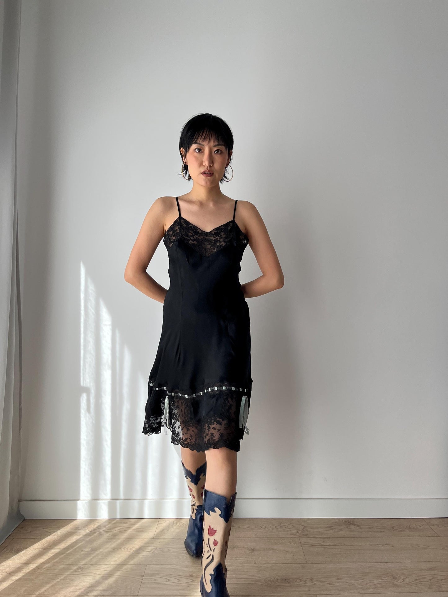 Antique romantic vintage 1930s 1940s black bow liquid satin pure silk lace art embroidered deco bridal slip