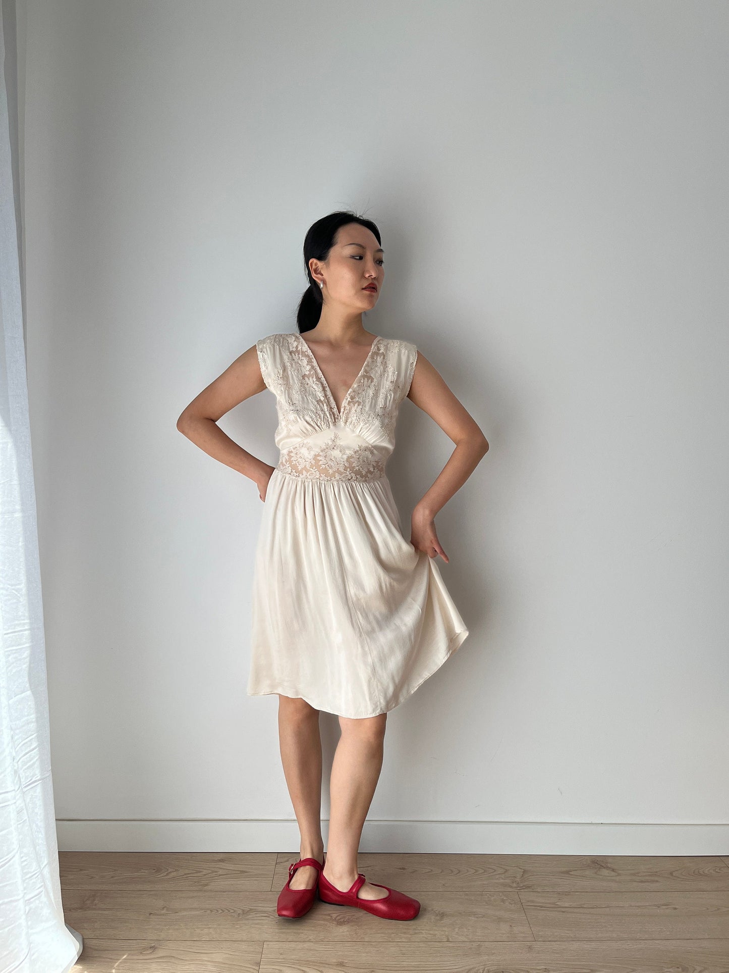 1930s Antique Beige White Lace Liquid Silk Satin Slip dress