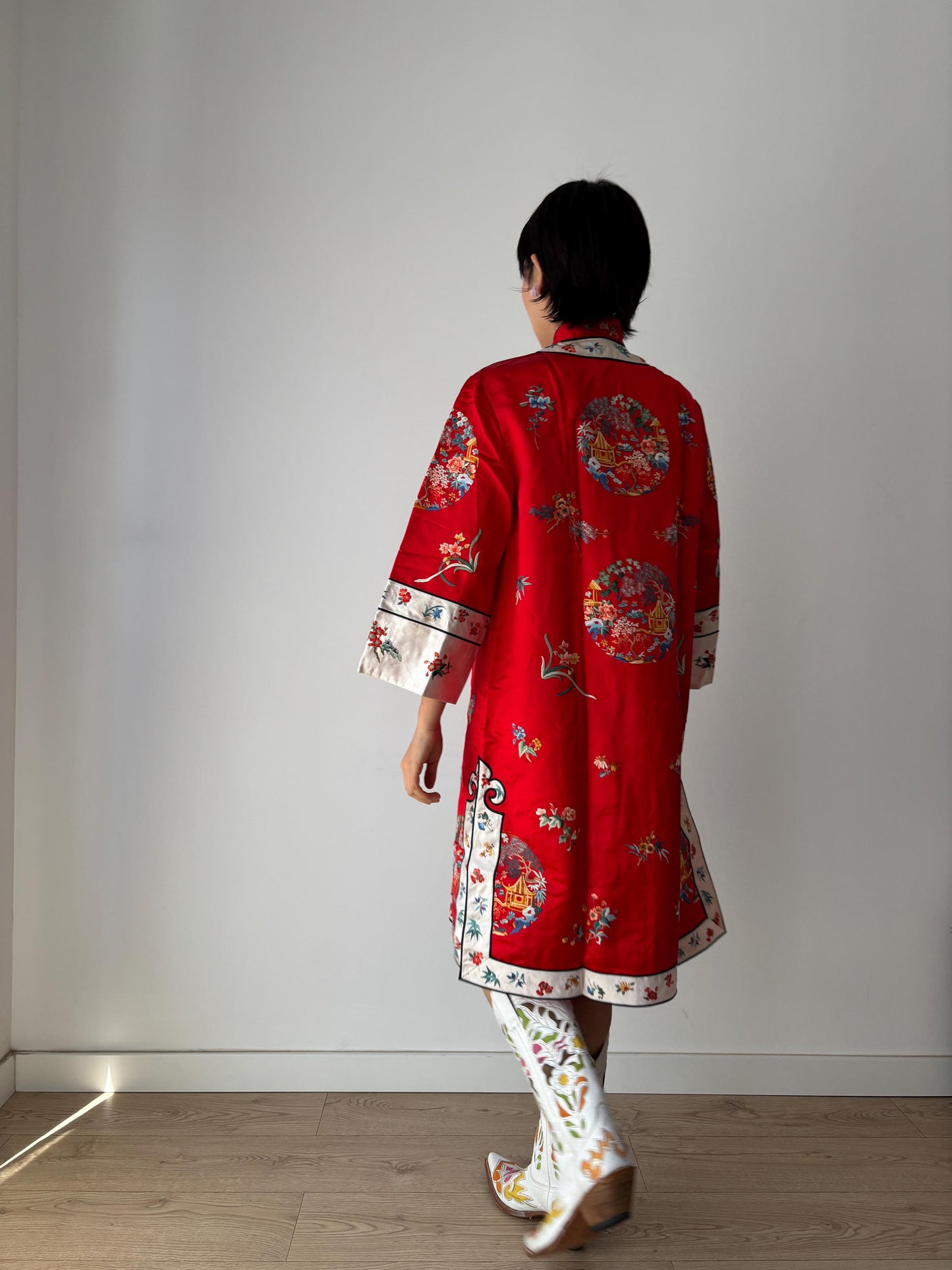 Vintage 1950s Chinese Silk Rayon Flower Hand Embroidered Cheongsam Pajama Jacket
